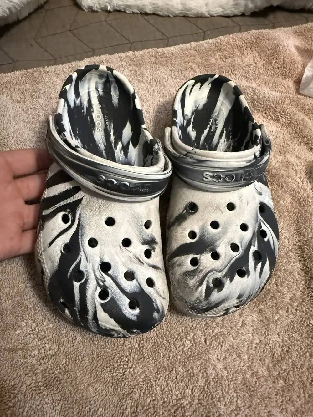 Crocs Classic Clog Slip-On Sandal Black/White Marbled Rubber Logo US 13